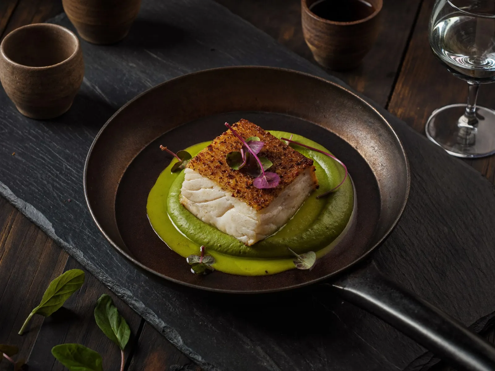 Filete de paiche a la plancha con puré de plátano